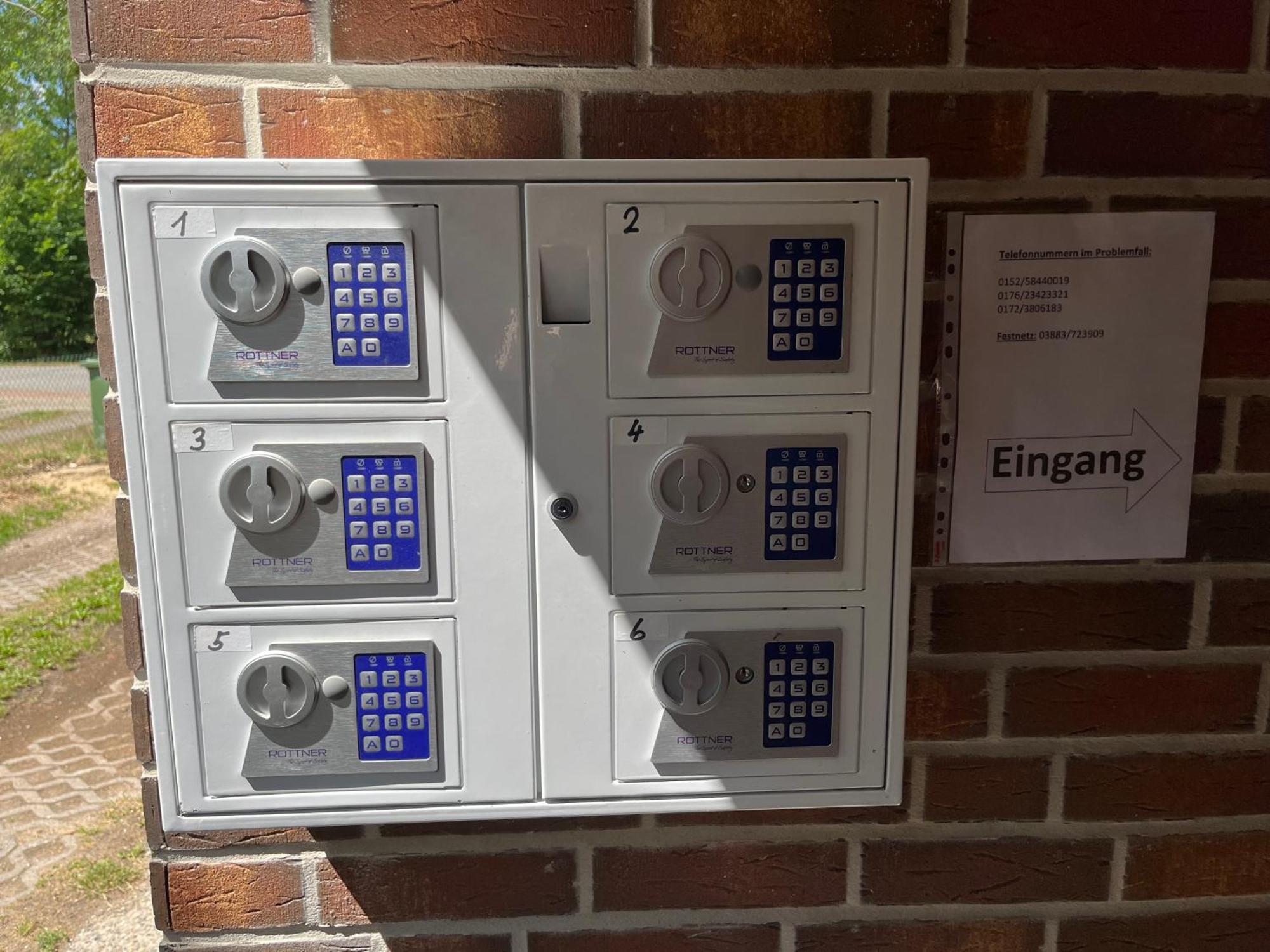 Hotel Gaestezimmer-zum Krug Im Gruenen Kranze